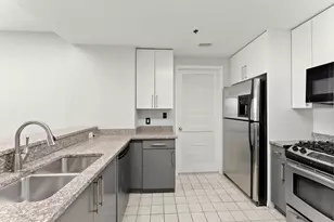 3338 Peachtree Rd NE, Atlanta, GA 30326 - Photo 10