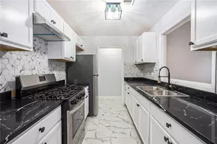 2161 Wellington Cir, Lithonia, GA 30058 - Photo 10