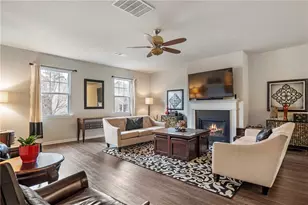 642 Royal Crest Ct, Canton, GA 30115 - Photo 4