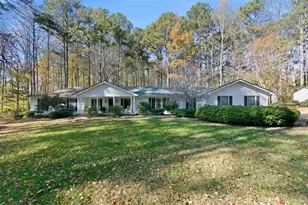 1355 Sherry Dr, Alpharetta, GA 30009 - Photo 4