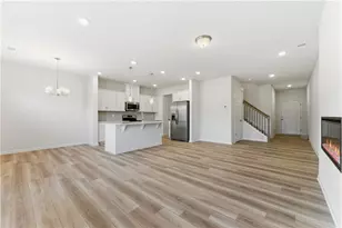 22 Jacobs Farm Ln, Lawrenceville, GA 30045 - Photo 4