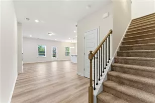 22 Jacobs Farm Ln, Lawrenceville, GA 30045 - Photo 2