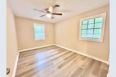 6454 Raymond Drive, Union City, GA 30291 - Photo 8