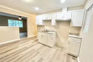 6454 Raymond Dr, Union City, GA 30291 - Photo 6