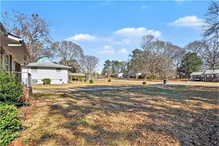 105 Vineyard Pl, Griffin, GA 30223 - Photo 2