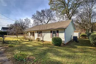 302 Douglas St, Cartersville, GA 30120 - Photo 2