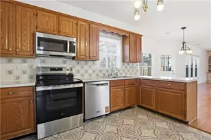 1660 Calvin Davis Cir, Lawrenceville, GA 30043 - Photo 14