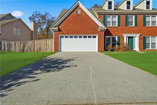 1660 Calvin Davis Circle, Lawrenceville, GA 30043 - Photo 4