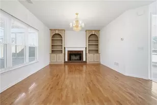 1660 Calvin Davis Cir, Lawrenceville, GA 30043 - Photo 10