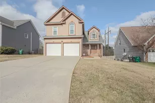 1835 Watercrest Cir, Lawrenceville, GA 30043 - Photo 2