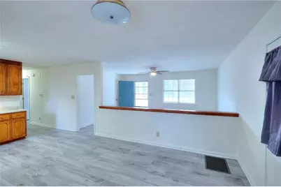 284 E 5th Avenue, Winder, GA 30680 - Photo 6