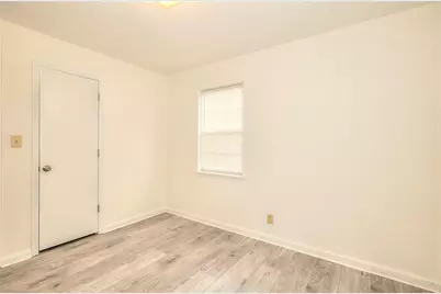 284 E 5th Avenue, Winder, GA 30680 - Photo 16