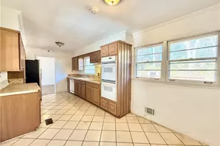 2706 Belaire Cir, Atlanta, GA 30340 - Photo 14