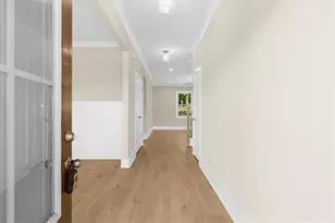 5559 Overview Dr, Flowery Branch, GA 30542 - Photo 2