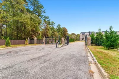 3368 Sarah Trail #5, Decatur, GA 30032 - Photo 4