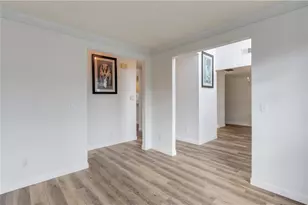 802 Board Walk Ct, Loganville, GA 30052 - Photo 8