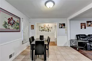 302 Holly Ln, Gainesville, GA 30501 - Photo 8