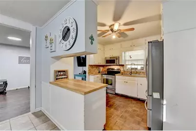 302 Holly Lane, Gainesville, GA 30501 - Photo 6