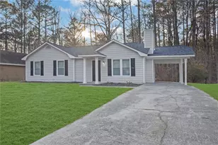 6385 Emerald Pointe Cir, College Park, GA 30349 - Photo 2