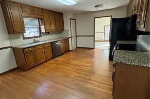 910 Thousand Oaks Dr, Lawrenceville, GA 30043 - Photo 4