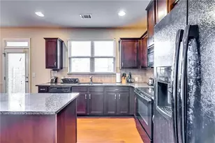 2325 Thackery Rd, Snellville, GA 30078 - Photo 12