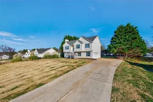 167 Bridgewater Dr, Mount Airy, GA 30563 - Photo 2