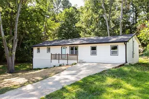 3652 Sweetbriar Cir, Lithia Springs, GA 30122 - Photo 4