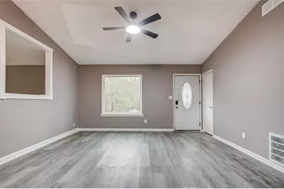 8962 Bentwood Lane, Riverdale, GA 30274 - Photo 2