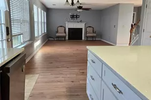 728 Roxholly Ln, Buford, GA 30518 - Photo 8