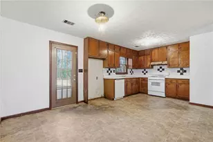 850 King Dr SE, Conyers, GA 30094 - Photo 6