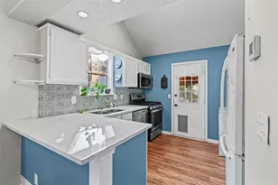 1351 Yorkshire Ln, Woodstock, GA 30188 - Photo 2