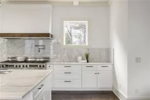 4571 Columns Dr SE, Marietta, GA 30067 - Photo 16