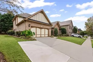 1573 Park Hollow Ln NE, Lawrenceville, GA 30043 - Photo 2