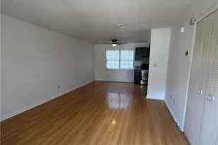 6354 Shannon Pkwy, Union City, GA 30291 - Photo 10