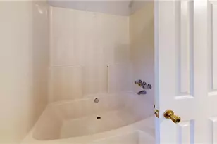 460 Oakland Ridge Ct, Lawrenceville, GA 30044 - Photo 12