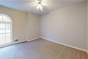 460 Oakland Ridge Ct, Lawrenceville, GA 30044 - Photo 4