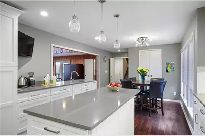 180 River Court Parkway, Sandy Springs, GA 30328 - Photo 2