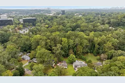 2099 Clairmont Terrace NE, Atlanta, GA 30345 - Photo 32