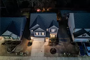 956 Brighton Park Cir, Hoschton, GA 30548 - Photo 4