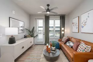 1400 Laurel Crossing Pkwy, Buford, GA 30519 - Photo 6