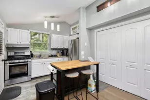 677 Holmes St NW, Atlanta, GA 30318 - Photo 10