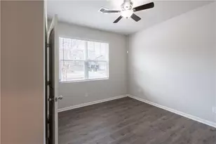 6872 Lake Overlook Ln, Flowery Branch, GA 30542 - Photo 6