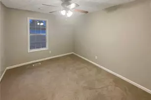 536 Bluff Ct, Woodstock, GA 30188 - Photo 4