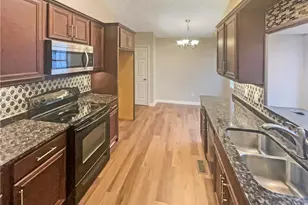 536 Bluff Ct, Woodstock, GA 30188 - Photo 2