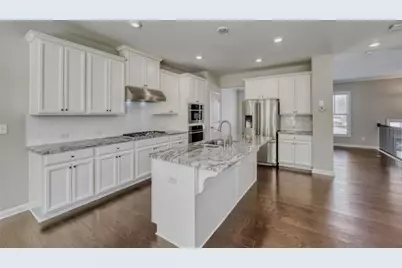 901 Sunset Park Drive, Suwanee, GA 30024 - Photo 8