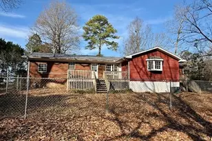 408 Peters St, Calhoun, GA 30701 - Photo 2