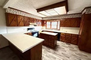 408 Peters St, Calhoun, GA 30701 - Photo 4