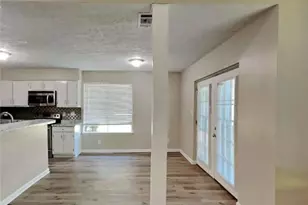 8602 Creekwood Way, Jonesboro, GA 30238 - Photo 2