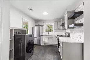 2533 Plantation Dr, East Point, GA 30344 - Photo 6