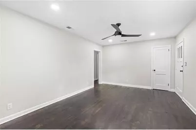 2533 Plantation Drive, East Point, GA 30344 - Photo 14